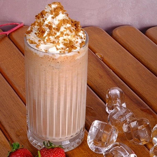 Çilek Kurabiye Milkshake